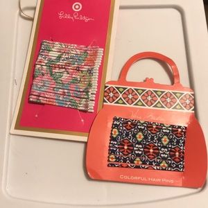 2 sets of Bobby pins